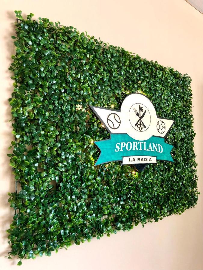 Отель Sportland Колле-ди-Валь-д'Эльса Экстерьер фото